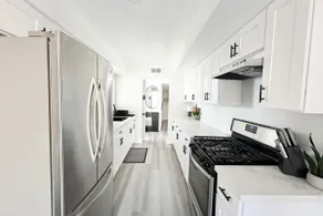 Jacuzzi + Firepit + 4 BR Near Crystal Palace - Image 4