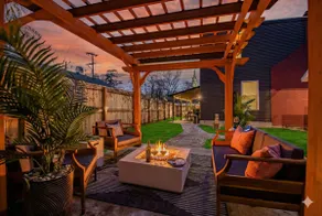 Entertainment Oasis: Movie Theater, Hot Tub, Games - Image 2