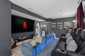 Entertainment Oasis: Movie Theater, Hot Tub, Games - Image 3