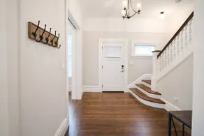 Spacious 4-Bed- Sleeps 8 - Family Friendly - Image 3