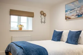 Beautiful One Bedroom Cottage in Cerney Wick - Image 2