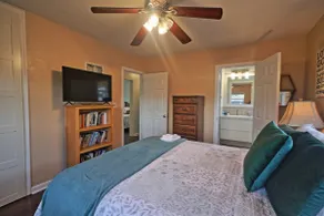 3 Bdrm 2 Bath Pool home close to everything - Image 4