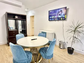 Private Guest Suite, One Parking Space - Image 4