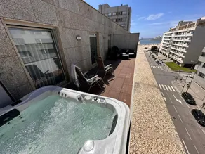 Luxury Rooftop Apartment by LuxiStay – Private Jacuzzi & Sunset Views | Matosinhos - Image 5