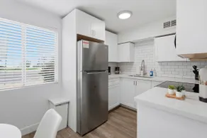 1 King BR | Near State Fair, Parks & Phoenix Zoo - Image 3