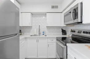 1 King BR | Near State Fair, Parks & Phoenix Zoo - Image 2