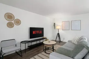 King Bed near Midtown | Encanto Park - Image 3