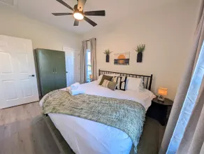 Modern Norwalk Retreat 2 King Suites Sunroom - Image 3