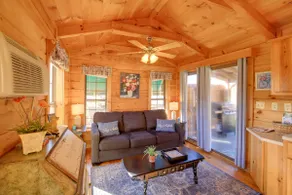Pet-Friendly Damascus Cabin w/ Deck & Mtn Views! - Image 4