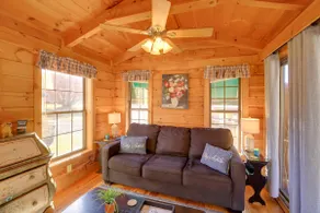 Pet-Friendly Damascus Cabin w/ Deck & Mtn Views! - Image 5