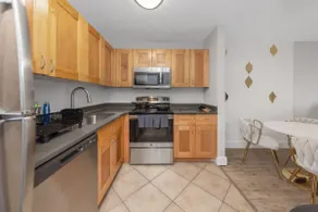 Centrally Located 1BD Apt in Tampa | Pool & Gym - Image 5