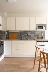 Stylish two-storey home, parking and sauna - Image 4