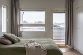 Stylish two-storey home, parking and sauna - Image 5