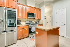 Gateway to Aggieland! College Station Family Home - Image 3