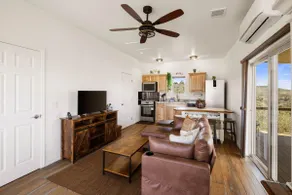 Cozy 1BR casita with full kitchen and great views. - Image 3