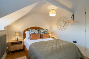 Olive Cottage with Woodfired Hot Tub - Image 4