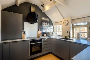 Olive Cottage with Woodfired Hot Tub - Image 3