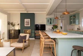 Luxury Beachfront Retreat for 14 with Hot Tub - Image 2