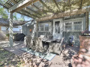 Market Street Retreat - Image 5