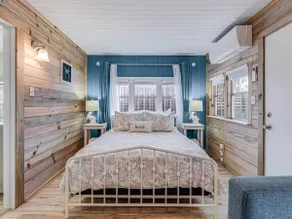 Market Street Retreat - Image 4