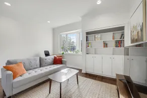 1 Bed Suite Steps to Bloor - Image 3