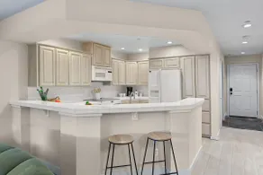 Scenic Waterfront Haven with Private Balcony & BBQ - Image 3