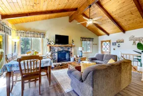 Idyllic Cabin in the Woods: Cozy Crestline Retreat - Image 5