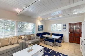 Stroll to Shore: Stinson Beach Gem w/ Hot Tub - Image 4