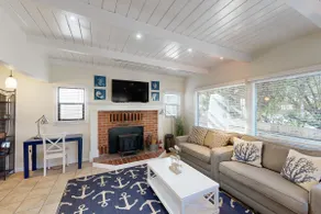 Stroll to Shore: Stinson Beach Gem w/ Hot Tub - Image 3