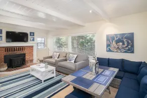 Stroll to Shore: Stinson Beach Gem w/ Hot Tub - Image 5