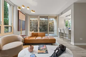 Designer 3BR with Resort Amenities and Balcony - Image 3