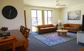 Denman Serviced Apartments - Image 2
