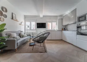 Bright cozy - 2 Bdrs 2 Baths -Barrio Salamanca - Image 5