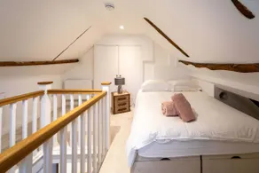 Casa apropiada para familias con jardín e internet de alta velocidad - Image 2
