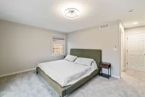Spacious 5BR Family Home Near ISU & Attractions - Image 4
