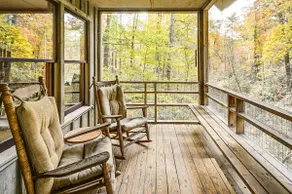 Relax Creekside: Forest-view Gem in Marietta! - Image 2