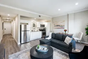 Stunning Apartment w Panoramic Downtown Views! - Image 5