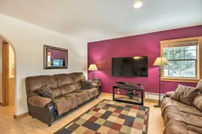 Inviting Townhome: 30 Mi to Yellowstone NP! - Image 4