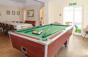 Spacious Buxton house with hot tub and pool table - Image 5