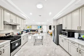 Spacious 4BR Stay + Parking + Near DTLA #TravelSGV - Image 3