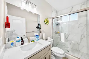 Spacious 4BR Stay + Parking + Near DTLA #TravelSGV - Image 5
