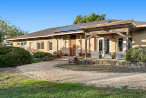 Elegant Cobb House w/ Spa | Pond | Chef Kitchen - Image 3