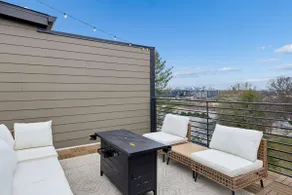 Luxury Nash Home w/ Rooftop Downtown Skyline Views - Image 5