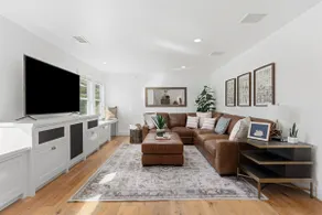 Retreat - sleeps 6 with Pool & Spa! 1 Mile to L.O. - Image 4