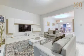 Seafront Apartment in Sliema wt Breathtaking Views - Image 3