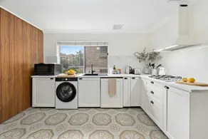 Retro 3BR House Near Manly Free Parking & Mall - Image 3