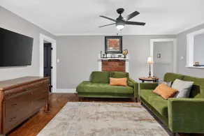 Westover Hills Cottage / Hot Tub/ 5 beds/ 2 bath - Image 2