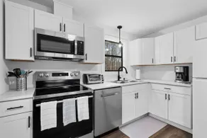 8 Minutes to UNC - Outdoor Deck - Washer and Dryer - Image 3