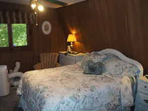 Emanuel - Cute Upstairs Apt / AC / Great Location - Image 4