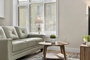 Luxury 2BR near Cabmridge - Image 2